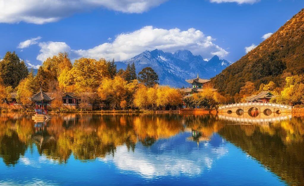 ghe-cong-vien-hac-long-dam-noi-thien-duong-duoi-chan-nui-tuyet.jpg