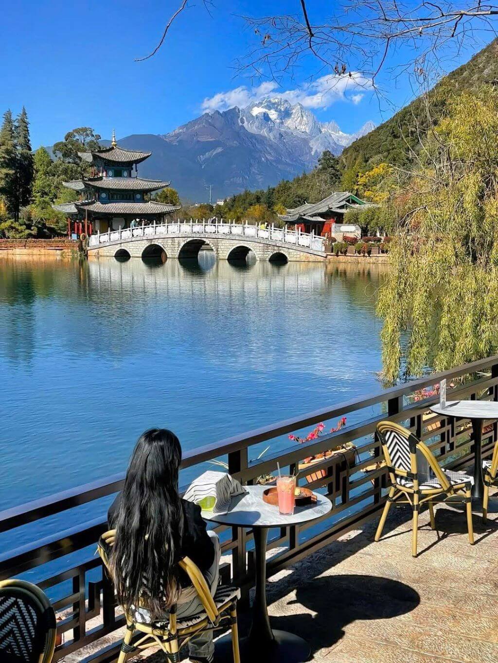 ghe-cong-vien-hac-long-dam-noi-thien-duong-duoi-chan-nui-tuyet.jpg
