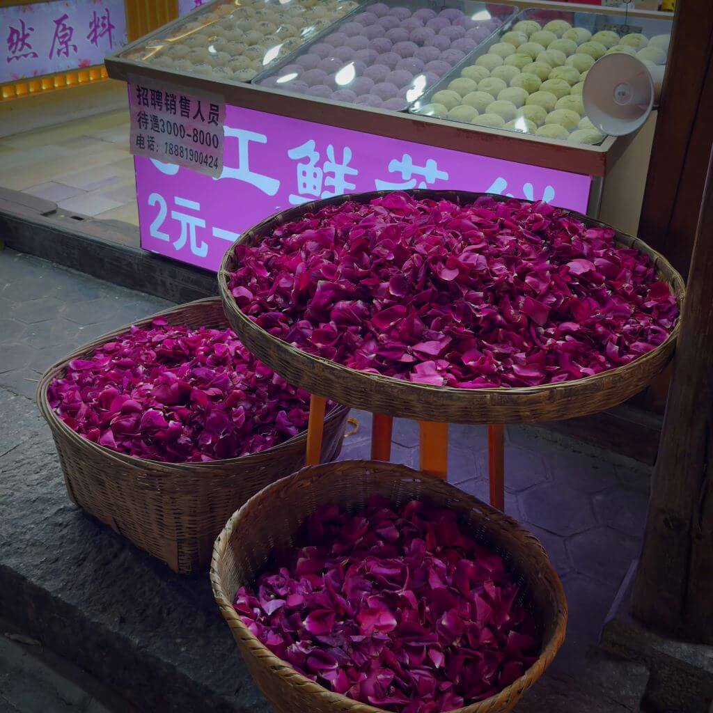 sa-khe-co-tran-noi-luu-diec-phi-chua-lanh-giua-thien-nhien.jpg