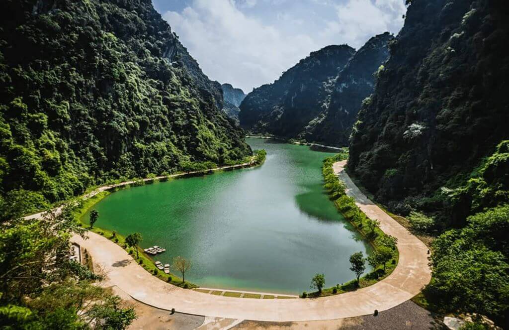 Top-20-dia-diem-check-in-dep-ninh-binh.jpg