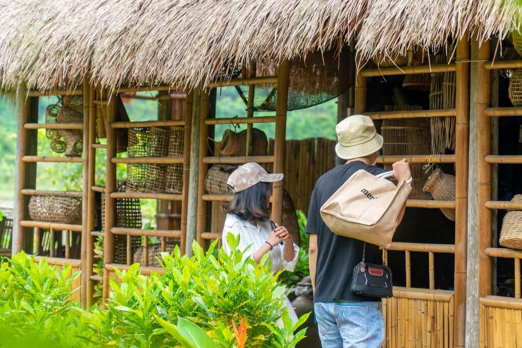 Tour-1-ngay-du-lich-Cat-Ba-khoi-hanh-tu-Ha-Noi-tham-vinh-Lan-Ha.jpg