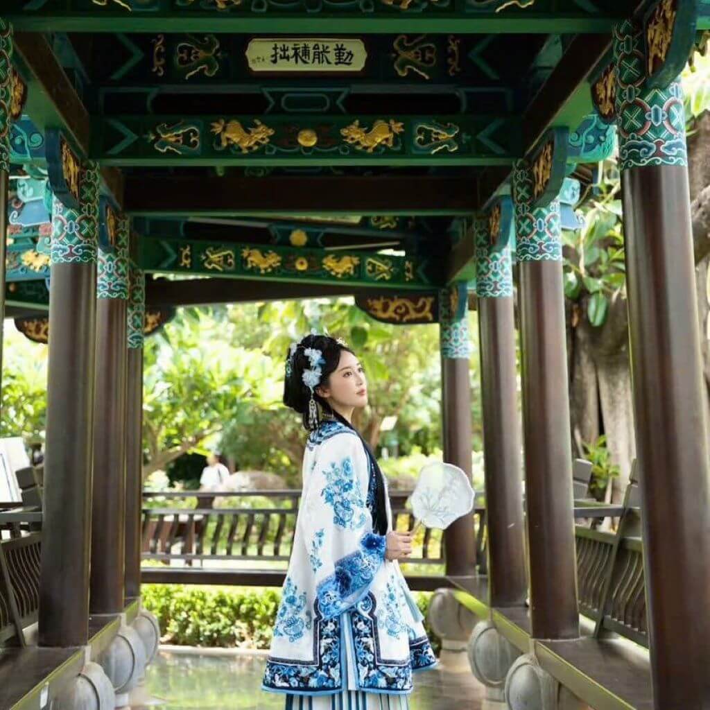 tour-trung-quoc-4n4d-binh-bien-di-lac-kien-thuy-khai-vien-mong-tu.jpg