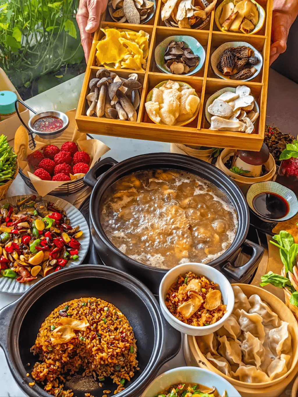 thuong-thuc-lau-nam-van-nam-tai-con-minh-vi-ngon-kho-quen